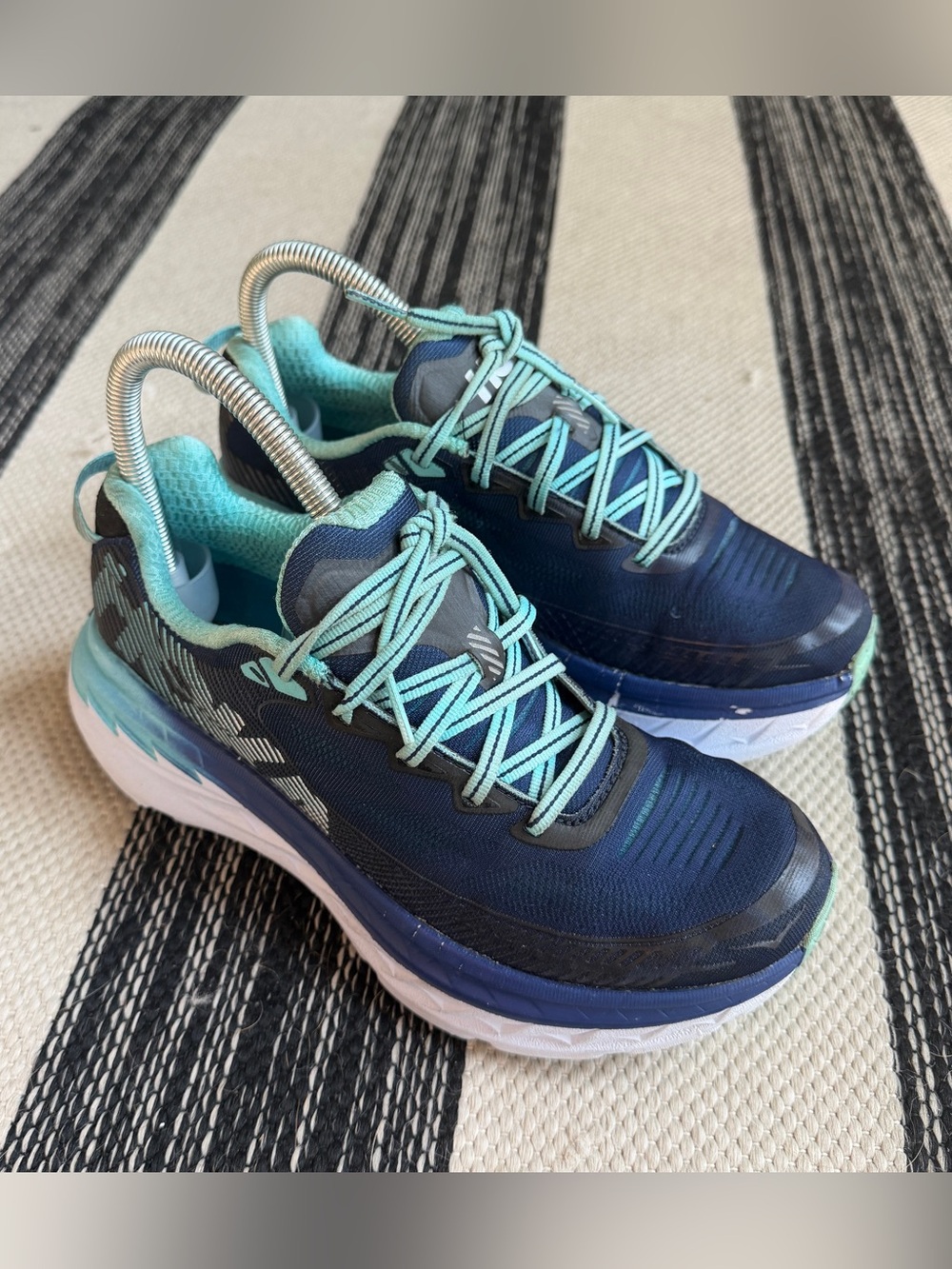 Hoka  Bondi 5 Lightweight Women's Neutral Running Shoes in Navy & Aqua Sz. 7.5